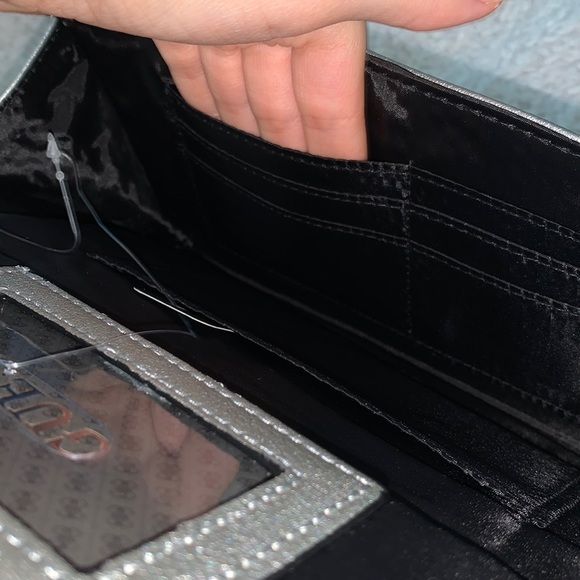 Guess Silver / Grey Leather Chevron Clutch - Picture 11 of 17